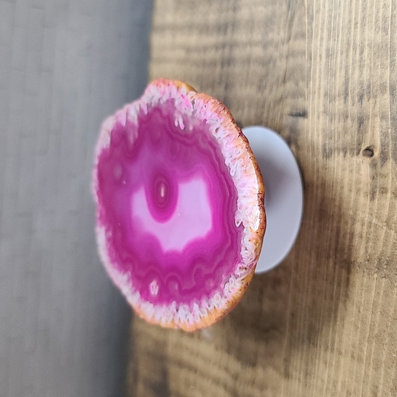 💜 3/$25 Pink geode phone grip - Picture 5 of 5